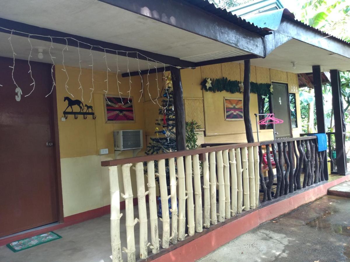 Ennas Place Coron Esterno foto