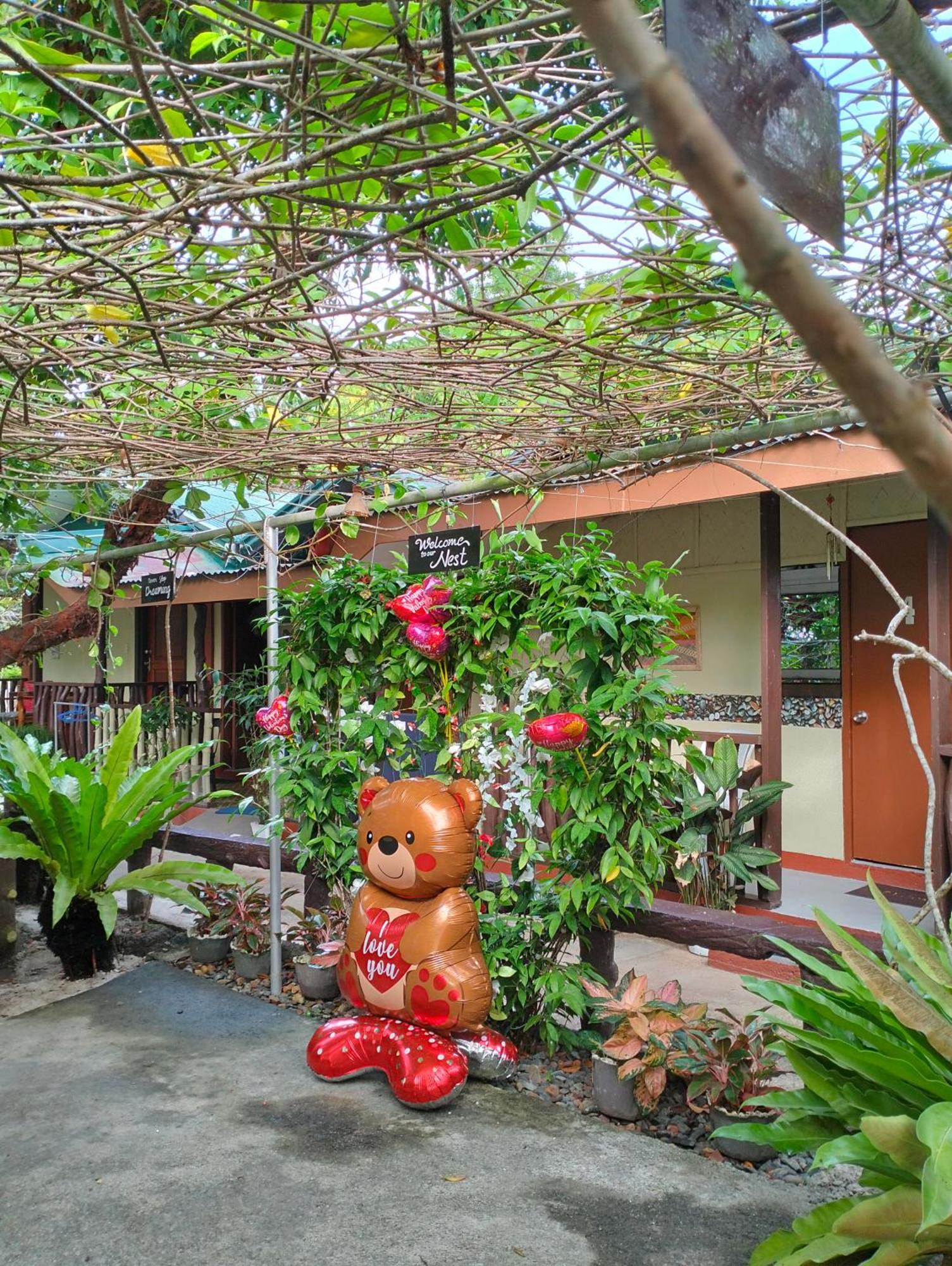 Ennas Place Coron Esterno foto